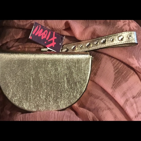 Fioni Clutch purse - Picture 1 of 4